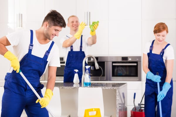 Vrbo Cleaning Service: FAQs Answered [+ Cleaning Checklist]