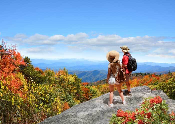 couple traveling in the us